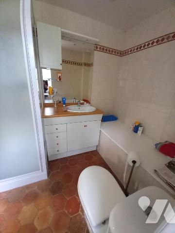 ANCIEN PRIEURE (235 m² habitables)  sur 3425 m² de terrain - piscine chauffée avec dôme