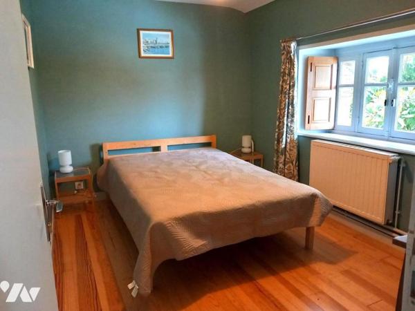 ANCIEN PRIEURE (235 m² habitables)  sur 3425 m² de terrain - piscine chauffée avec dôme