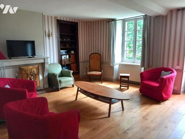 ANCIEN PRIEURE (235 m² habitables)  sur 3425 m² de terrain - piscine chauffée avec dôme