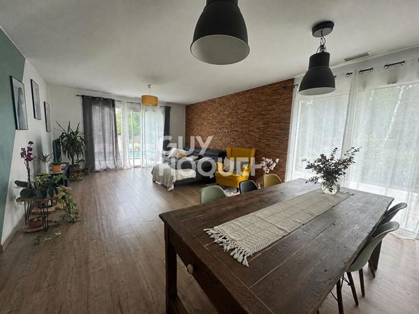Maison 5 pièces 4 chambres avec piscine dans secteur recherché