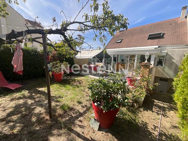 Carrieres-sur-Seine, maison de 147 m2, 4 chambres, sous-sol, garage et jardin,