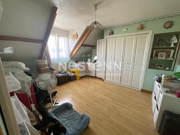 Carrieres-sur-Seine, maison de 147 m2, 4 chambres, sous-sol, garage et jardin,