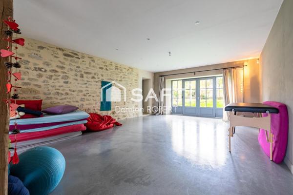 Maison de charme, 407m² rénovée, 35 km Besançon