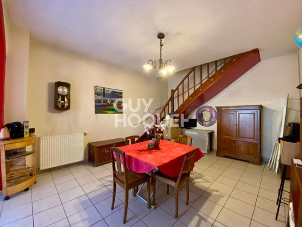 Maison à rafraichir de 118 m² à Givors, proche écoles et commerces