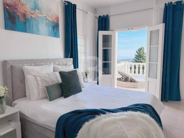 Villa de Luxe à Tourrettes-sur-Loup avec Vue Panoramique sur la Mer et Proximité de Vence