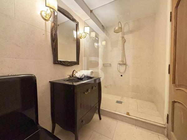 Villa de Luxe à Tourrettes-sur-Loup avec Vue Panoramique sur la Mer et Proximité de Vence