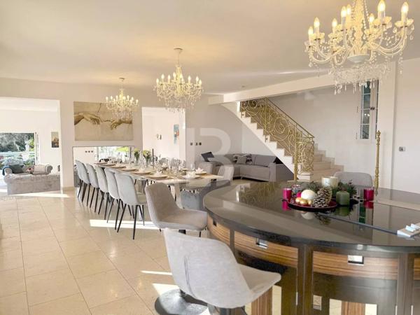 Villa de Luxe à Tourrettes-sur-Loup avec Vue Panoramique sur la Mer et Proximité de Vence