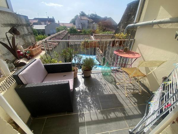 LUCON 85400 COEUR DE VILLE ADORABLE MAISON RENOVEE 80M²/3 CHAMBRES AVEC COUR INTERIEURE ET ANNEXE