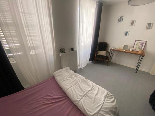 LUCON 85400 COEUR DE VILLE ADORABLE MAISON RENOVEE 80M²/3 CHAMBRES AVEC COUR INTERIEURE ET ANNEXE