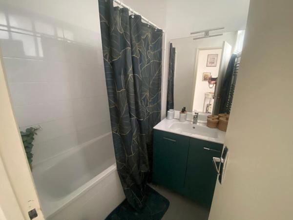 LUCON 85400 COEUR DE VILLE ADORABLE MAISON RENOVEE 80M²/3 CHAMBRES AVEC COUR INTERIEURE ET ANNEXE