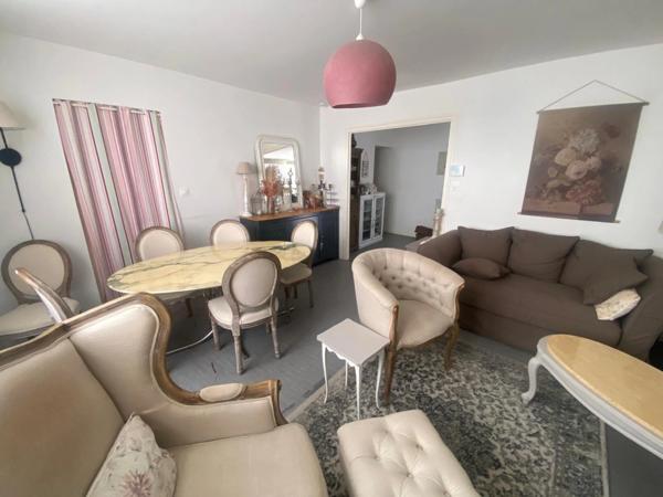 LUCON 85400 COEUR DE VILLE ADORABLE MAISON RENOVEE 80M²/3 CHAMBRES AVEC COUR INTERIEURE ET ANNEXE