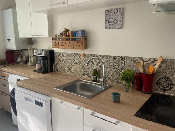 LUCON 85400 COEUR DE VILLE ADORABLE MAISON RENOVEE 80M²/3 CHAMBRES AVEC COUR INTERIEURE ET ANNEXE