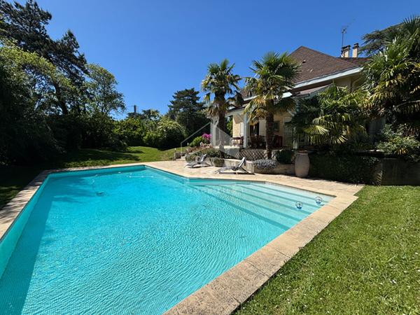 Maison Ecully 8 pièce(s) 285 m2