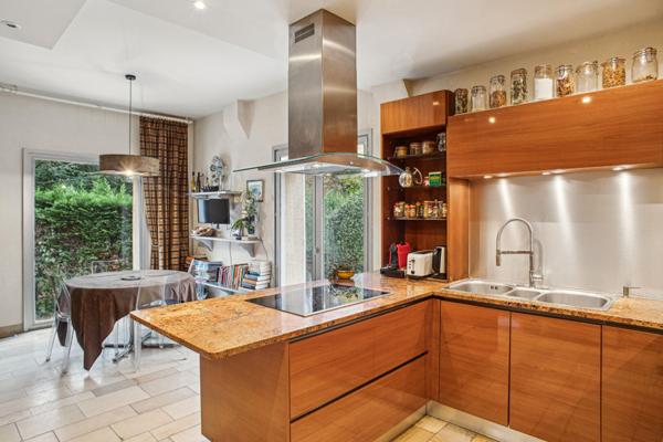 Maison Ecully 8 pièce(s) 285 m2