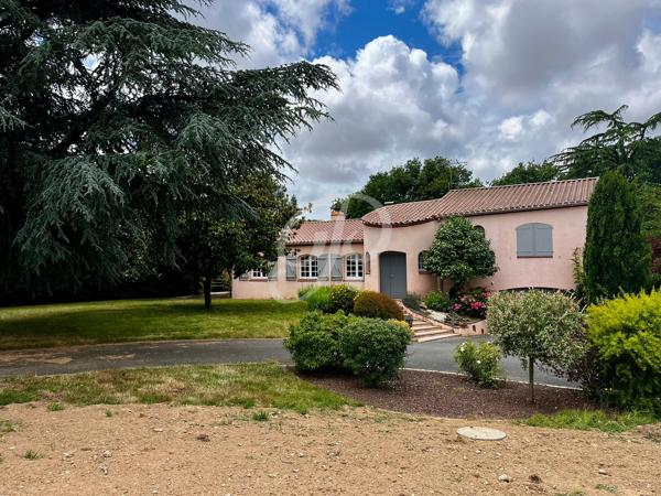 Spacieuse Maison 8 pièces de 205m2 à Coëx Toutes les caractéristiques