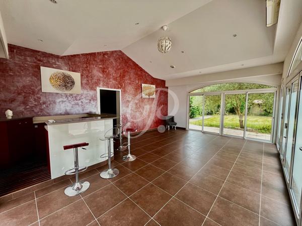 Spacieuse Maison 8 pièces de 205m2 à Coëx Toutes les caractéristiques