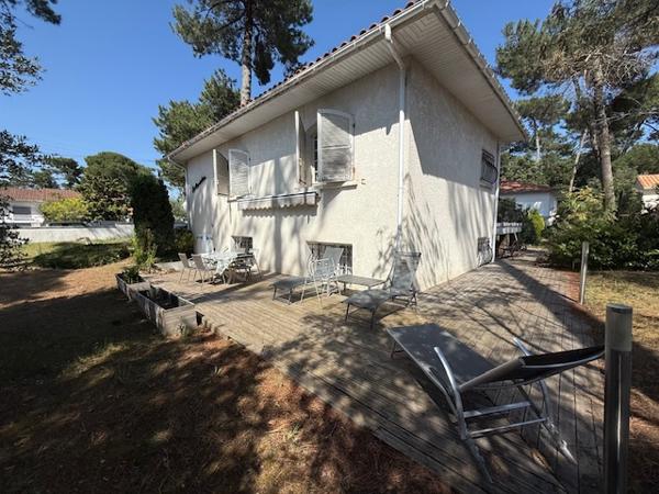 Saint-Georges-de-Didonne (17110) 

PROCHE PLAGE & CENTRE VILLE DANS CADRE BOISE ET AU CALME