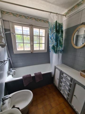 Saint-Georges-de-Didonne (17110) 

PROCHE PLAGE & CENTRE VILLE DANS CADRE BOISE ET AU CALME