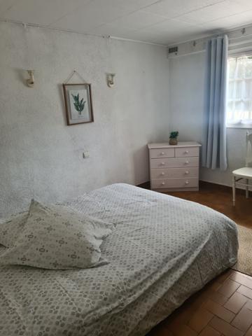 Saint-Georges-de-Didonne (17110) 

PROCHE PLAGE & CENTRE VILLE DANS CADRE BOISE ET AU CALME