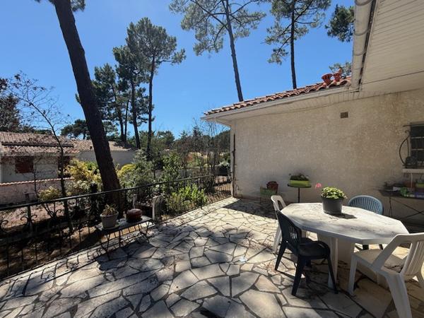 Saint-Georges-de-Didonne (17110) 

PROCHE PLAGE & CENTRE VILLE DANS CADRE BOISE ET AU CALME