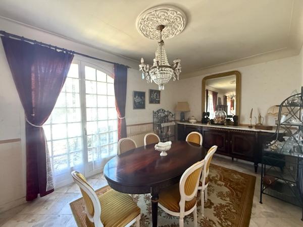 Saint-Georges-de-Didonne (17110) 

PROCHE PLAGE & CENTRE VILLE DANS CADRE BOISE ET AU CALME