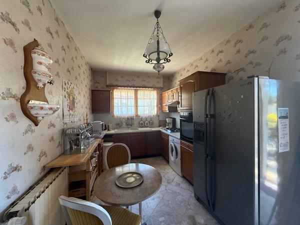 Saint-Georges-de-Didonne (17110) 

PROCHE PLAGE & CENTRE VILLE DANS CADRE BOISE ET AU CALME