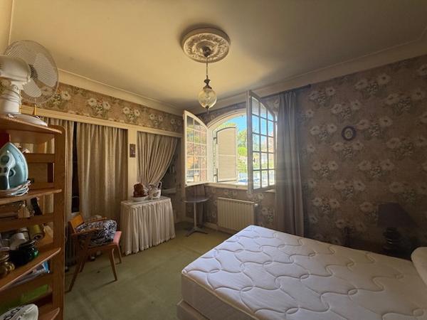 Saint-Georges-de-Didonne (17110) 

PROCHE PLAGE & CENTRE VILLE DANS CADRE BOISE ET AU CALME