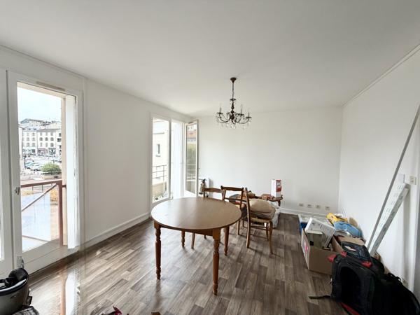 Appartement
         2 pièces
        - 37 m² 29 000 €*