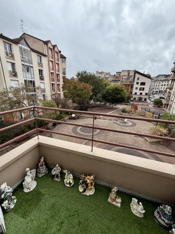 Appartement
         2 pièces
        - 37 m² 29 000 €*
