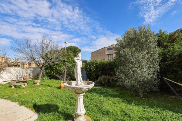 Maison traditionnelle T4 130 m2 avec piscine