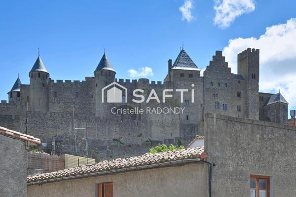 IMMEUBLE AVEC 3 APPARTEMENTS AU PIED DE LA CITE DE CARCASSONNE