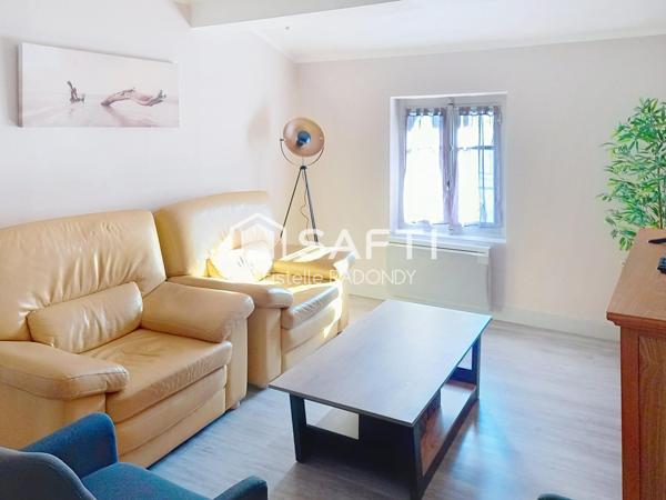 IMMEUBLE AVEC 3 APPARTEMENTS AU PIED DE LA CITE DE CARCASSONNE