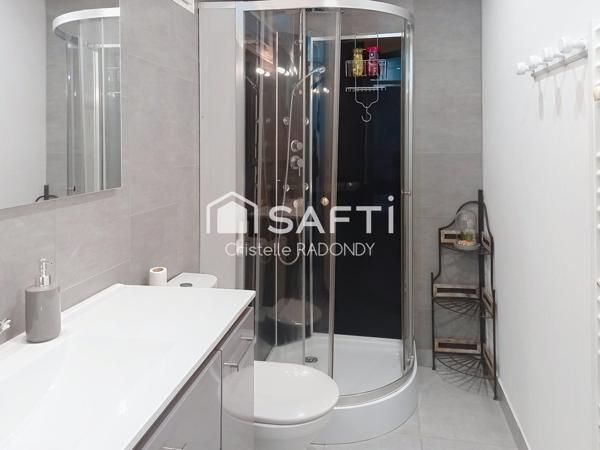 IMMEUBLE AVEC 3 APPARTEMENTS AU PIED DE LA CITE DE CARCASSONNE