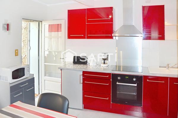 IMMEUBLE AVEC 3 APPARTEMENTS AU PIED DE LA CITE DE CARCASSONNE