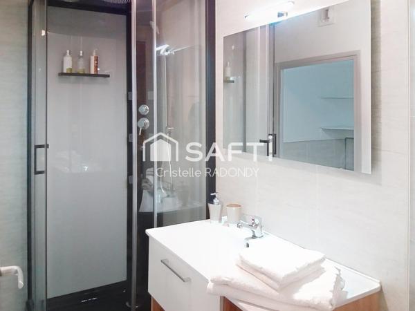 IMMEUBLE AVEC 3 APPARTEMENTS AU PIED DE LA CITE DE CARCASSONNE