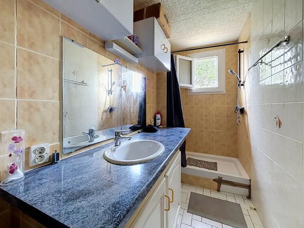 Maison
         5 pièces
        - 117 m² Exclusivité 242 000 € *