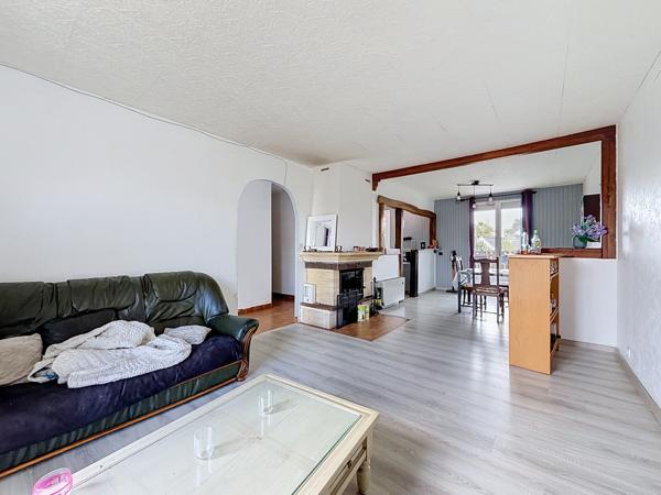 Maison
         5 pièces
        - 117 m² Exclusivité 242 000 € *