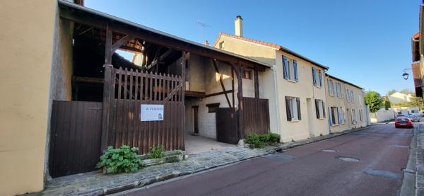 Longpont-sur-Orge (91310) Maison familiale de 185 m2 environ avec 5 chambres, combles/grenier, stationnements, dépendances, grange