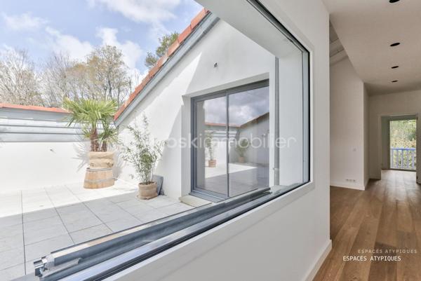 Local d activites de 246 m²