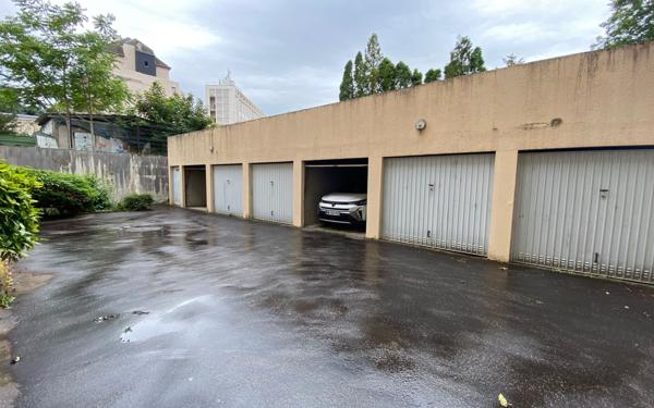 Stationnement à vendre    11 m2 Limoges