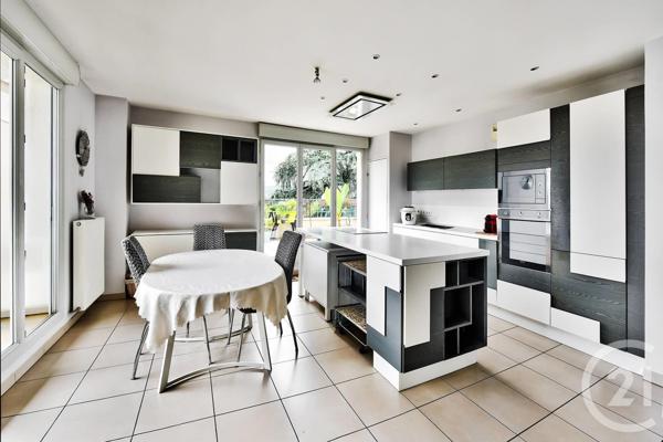 Appartement F4 à vendre  4 pièces - 116 m2 ST MAURICE DE BEYNOST - 01