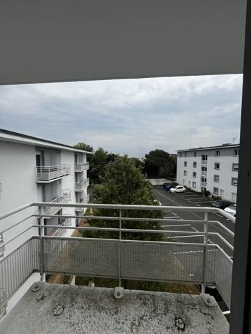 T1 au troisième et dernier étage d’une résidence quartier les Minimes