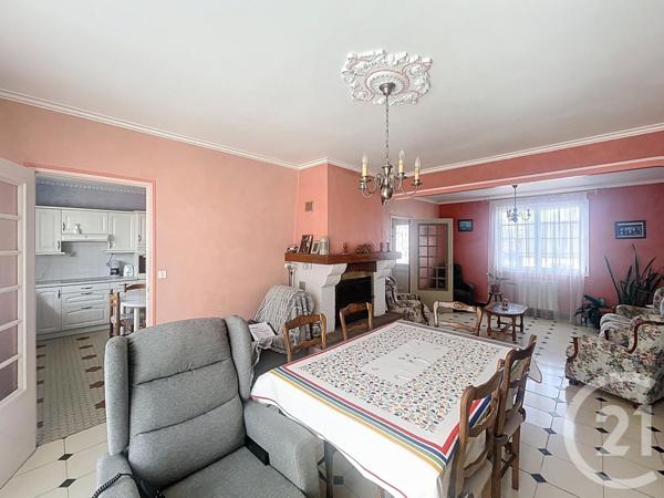 Maison à vendre  5 pièces - 89,30 m2 QUELAINES ST GAULT - 53