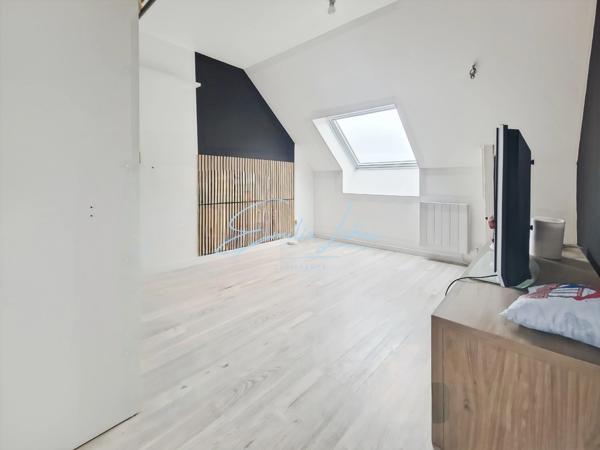 Pont-Aven – Immeuble rénové, T3 et T5, grand jardin, proximité de tout.