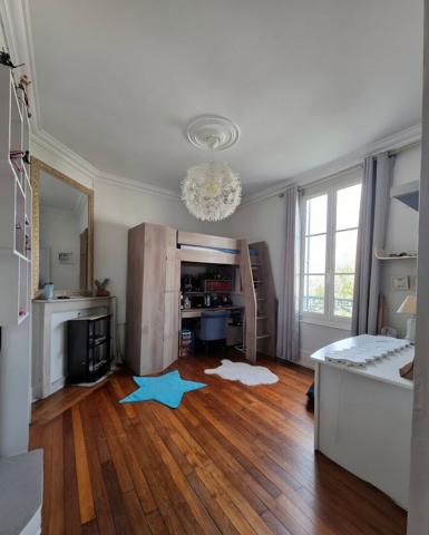 Maison Villenoy 4 chambres, proche gare, école, garage, terrasse