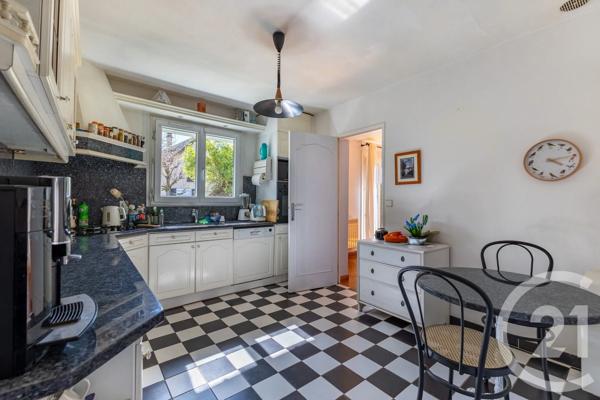 Maison à vendre  7 pièces - 234 m 2   ROCHEFORT EN YVELINES  - 78