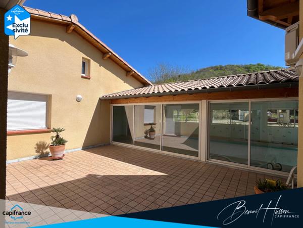 Maison T4 de 168m² de plain-pied avec piscine intérieure et sous-sol