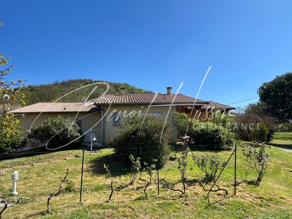 Maison T4 de 168m² de plain-pied avec piscine intérieure et sous-sol