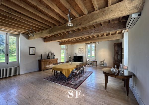 Maison 12 pièce(s) 6 chambre(s) 600 m²