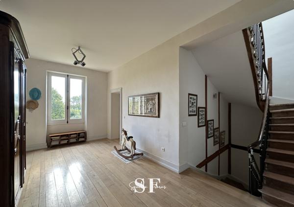Maison 12 pièce(s) 6 chambre(s) 600 m²